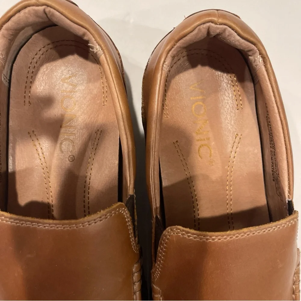 Vionic Preston men's slip-on loafers Size 8.5 Brown Expandable